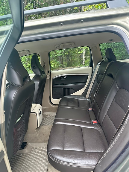 Volvo XC70 5 of 5