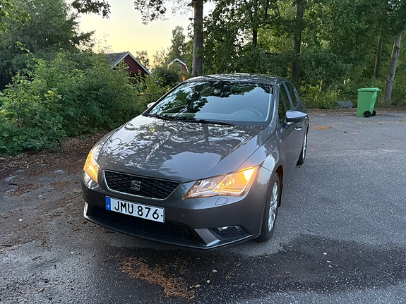Seat Leon 2 of 5