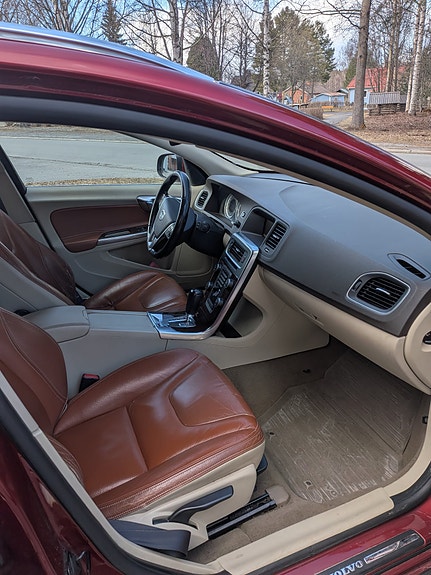 Volvo V60 5 of 5
