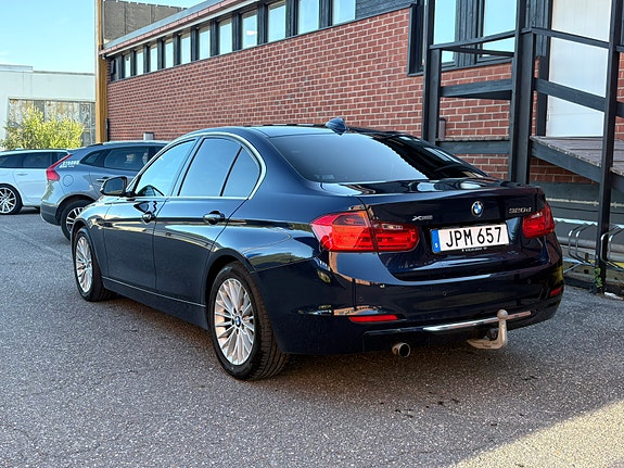 BMW 320d 3 of 12