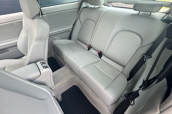 Mercedes-Benz C320 9 of 11
