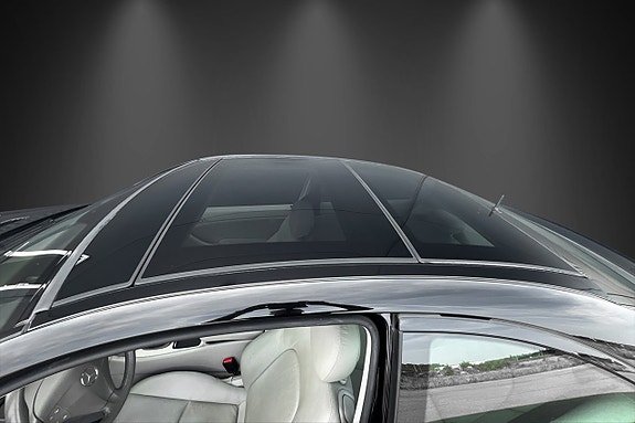 Mercedes-Benz C320 10 of 11