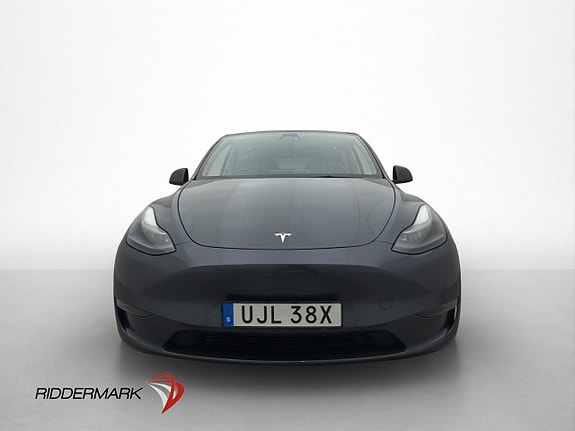 Tesla Model Y 3 of 5