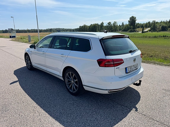 Volkswagen Passat 4 of 8
