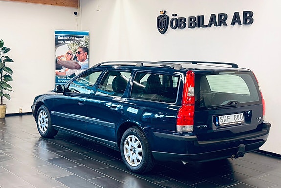 Volvo V70 3 of 5