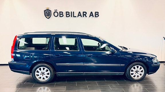 Volvo V70 2 of 5