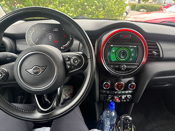 MINI Cooper 5 of 7