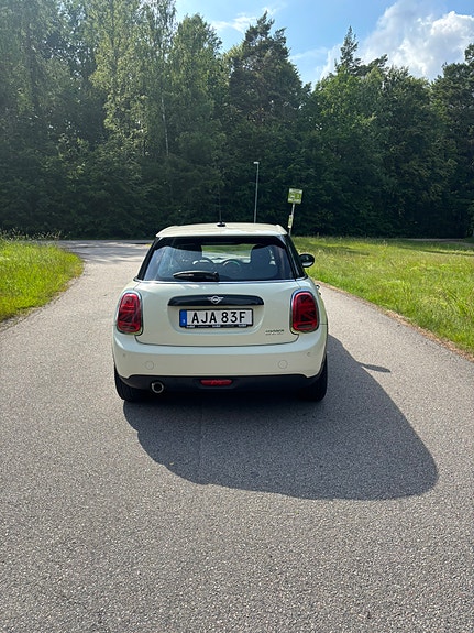 MINI Cooper 3 of 7