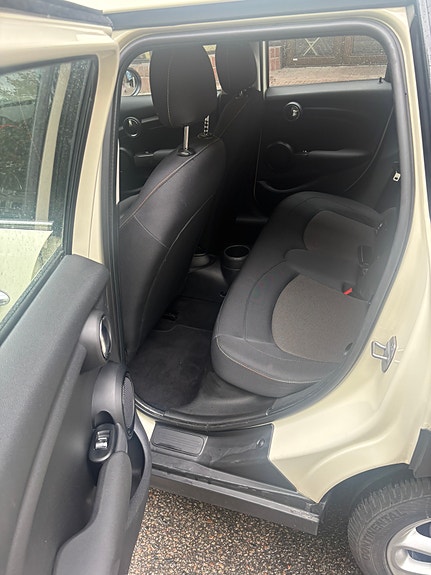 MINI Cooper 6 of 7