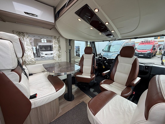 Chausson EXALTIS 7018 (150HK) Queensbed + hyttsäng! ALDE vattenburen! Vinteranpassad! 12V Fläkt! 2 of 21