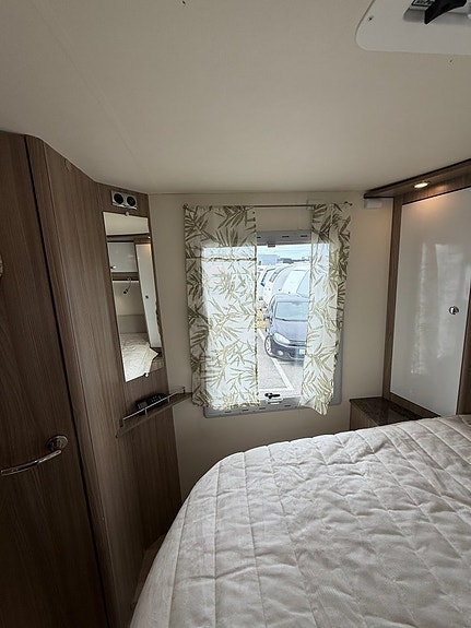 Chausson EXALTIS 7018 (150HK) Queensbed + hyttsäng! ALDE vattenburen! Vinteranpassad! 12V Fläkt! 11 of 21