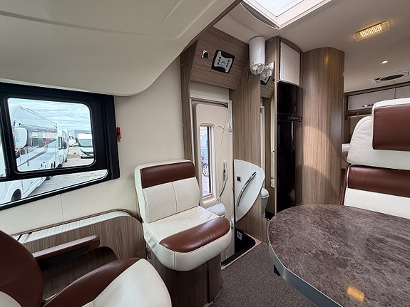 Chausson EXALTIS 7018 (150HK) Queensbed + hyttsäng! ALDE vattenburen! Vinteranpassad! 12V Fläkt! 4 of 21