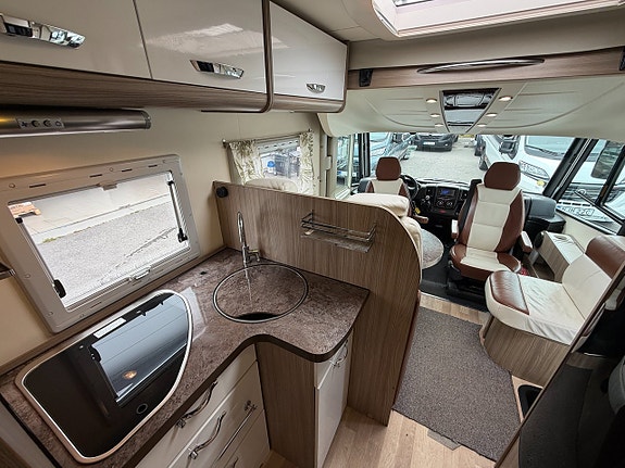 Chausson EXALTIS 7018 (150HK) Queensbed + hyttsäng! ALDE vattenburen! Vinteranpassad! 12V Fläkt! 15 of 21