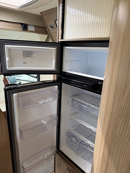 Chausson EXALTIS 7018 (150HK) Queensbed + hyttsäng! ALDE vattenburen! Vinteranpassad! 12V Fläkt! 8 of 21