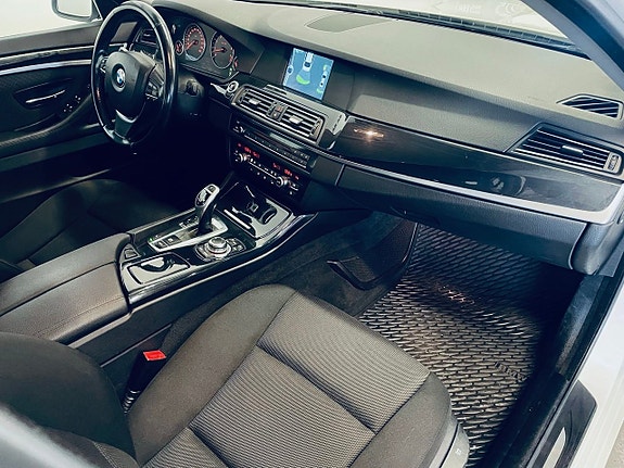 BMW 523i 7 of 13