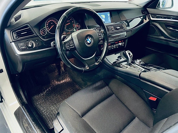 BMW 523i 6 of 13