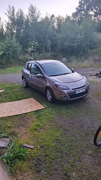 Renault Clio 2 of 4