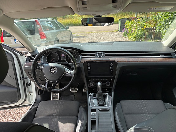 Volkswagen Passat Alltrack 8 of 14