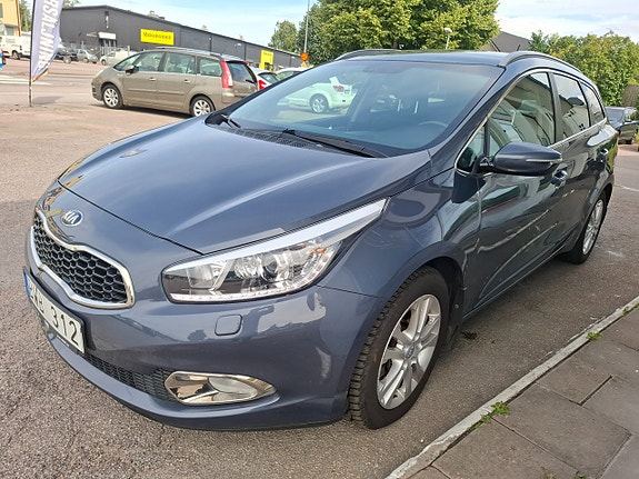Kia Ceed 2 of 5