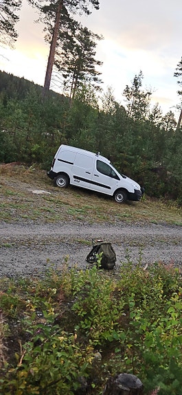 Peugeot Partner 2 of 4