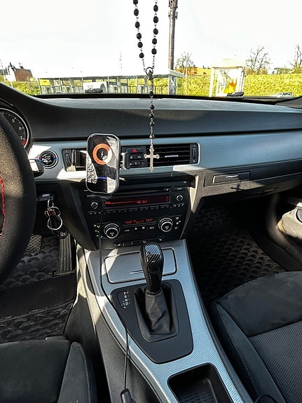 BMW 325i 6 of 9