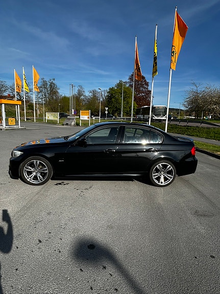 BMW 325i 2 of 5