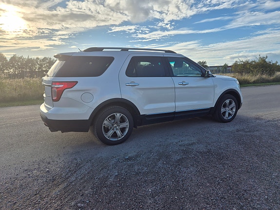 Ford Explorer 18 of 20