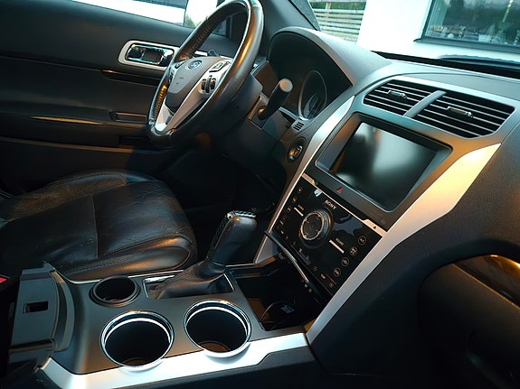 Ford Explorer 13 of 20