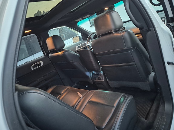 Ford Explorer 5 of 5