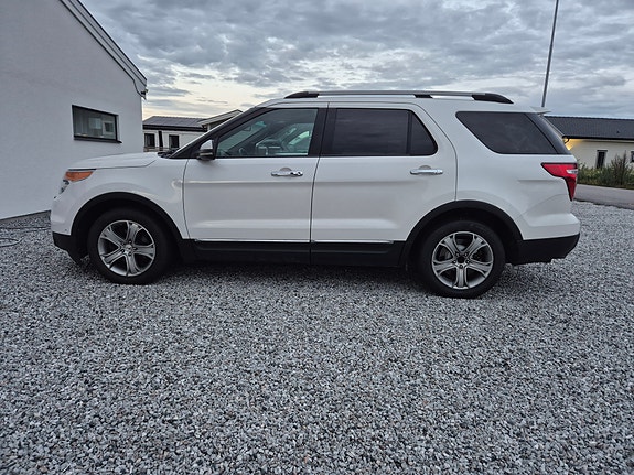 Ford Explorer 3 of 20