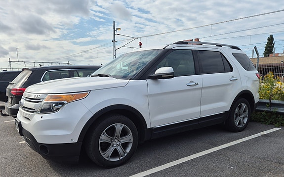 Ford Explorer 11 of 20
