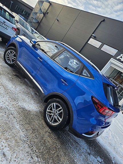 MG ZS EV 2 of 6