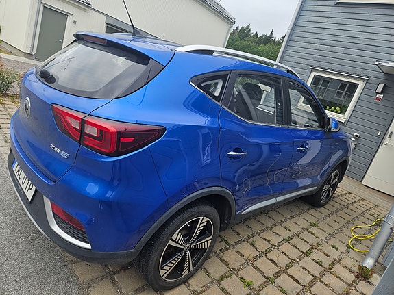 MG ZS EV 4 of 6