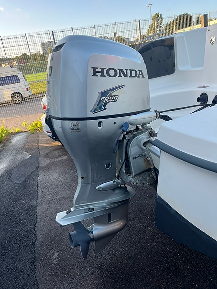 Ryds 568 Gti med Honda BF90 inkl trailer 3 of 6
