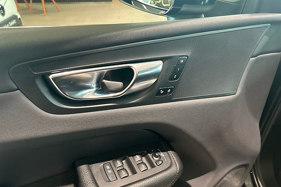 Volvo XC60 23 of 30