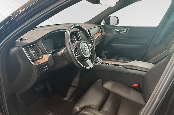 Volvo XC60 7 of 30