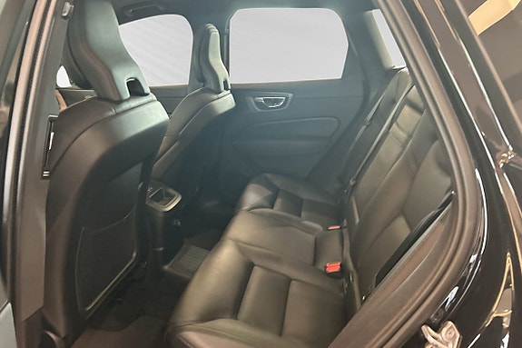 Volvo XC60 8 of 30
