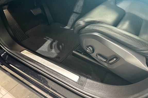 Volvo XC60 22 of 30