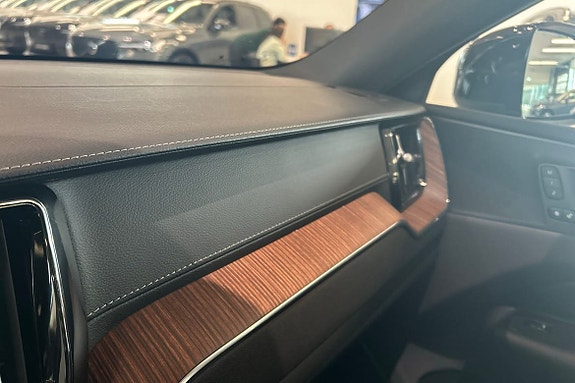 Volvo XC60 29 of 30