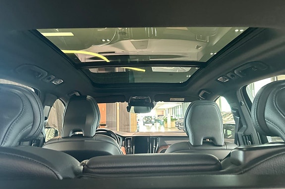 Volvo XC60 16 of 30