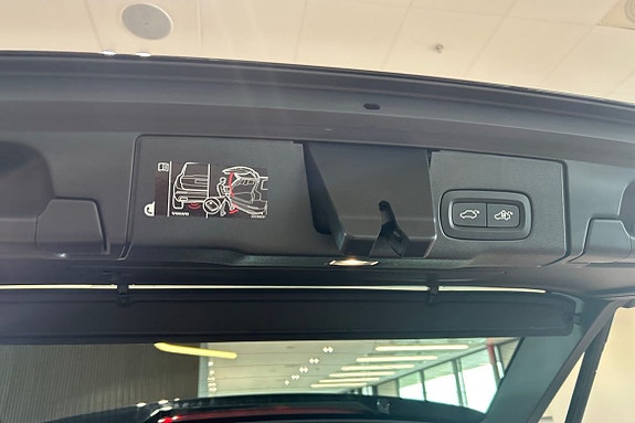 Volvo XC60 17 of 30