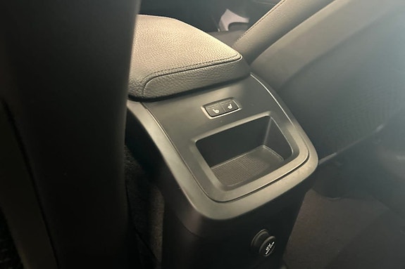 Volvo XC60 18 of 30