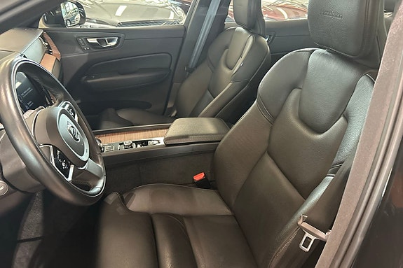 Volvo XC60 25 of 30