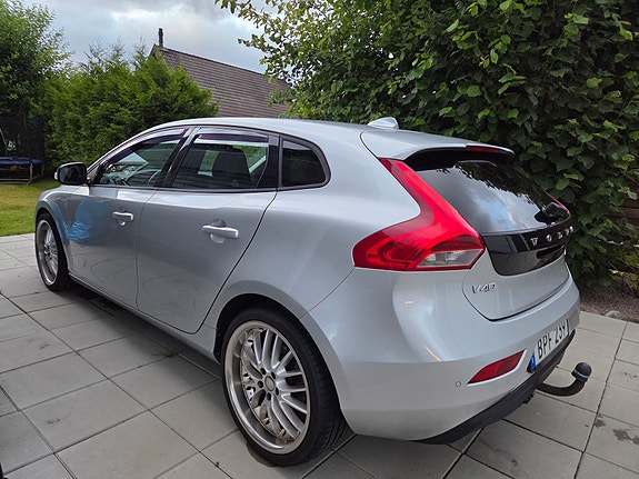 Volvo V40 4 of 5