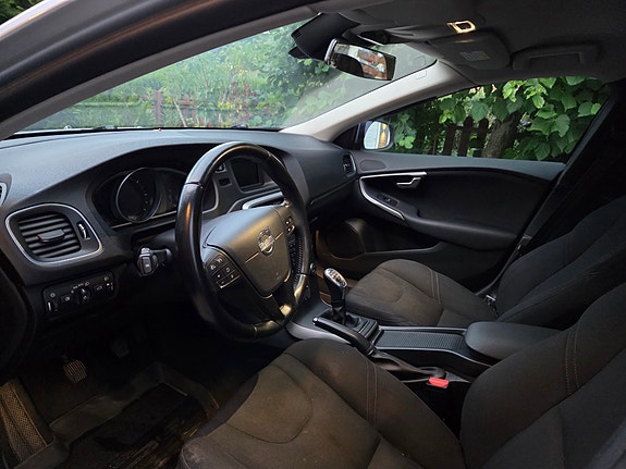 Volvo V40 5 of 5
