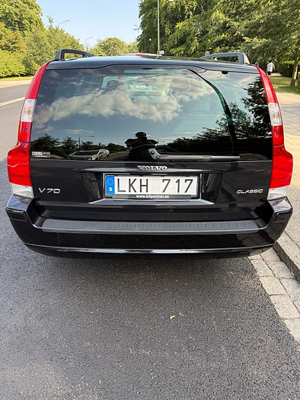 Volvo V70 4 of 5
