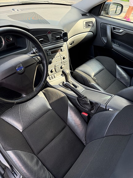 Volvo V70 6 of 7