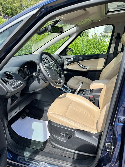 Ford S-MAX 2 of 5
