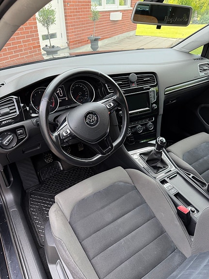 Volkswagen Golf VII 5 of 5