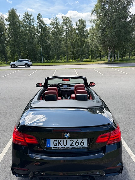 BMW 335i 2 of 5